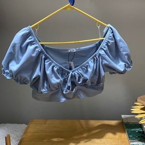 short sleeve, blue crop top, never worn, size M